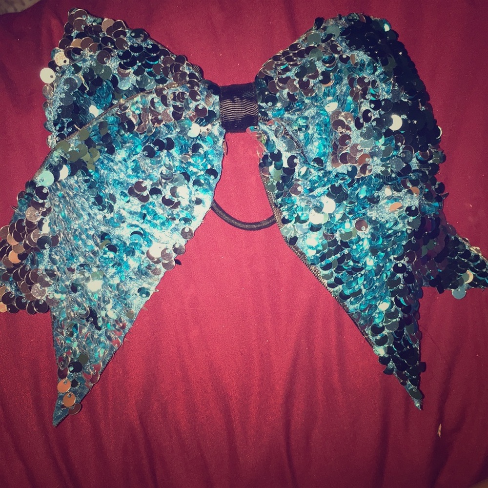 cheer bow